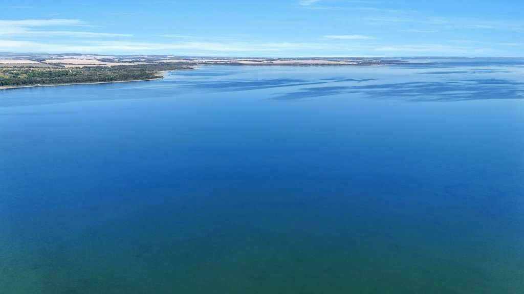 









101


Lakeview

Avenue,
Gull Lake,




AB
T4L 2N1

