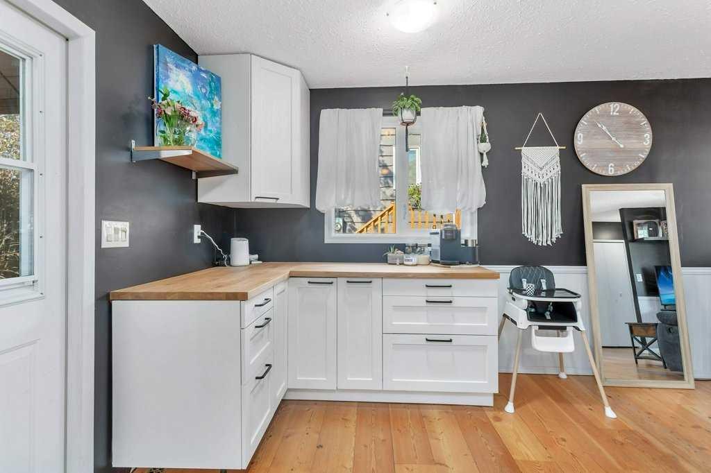 









101


Lakeview

Avenue,
Gull Lake,




AB
T4L 2N1

