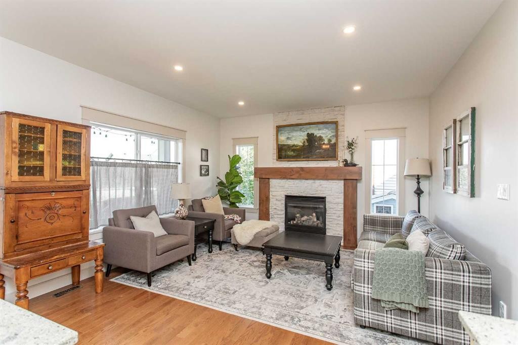 









32


Carter

Close,
Red Deer,




AB
T4P 0G5

