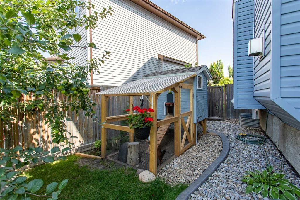 









32


Carter

Close,
Red Deer,




AB
T4P 0G5

