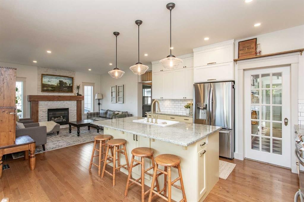









32


Carter

Close,
Red Deer,




AB
T4P 0G5

