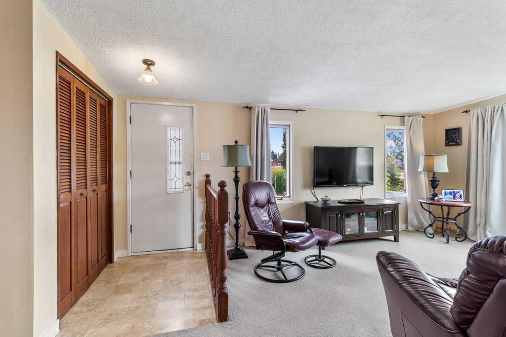 









3948


35A

Avenue,
Red Deer,




AB
T4N 2S5

