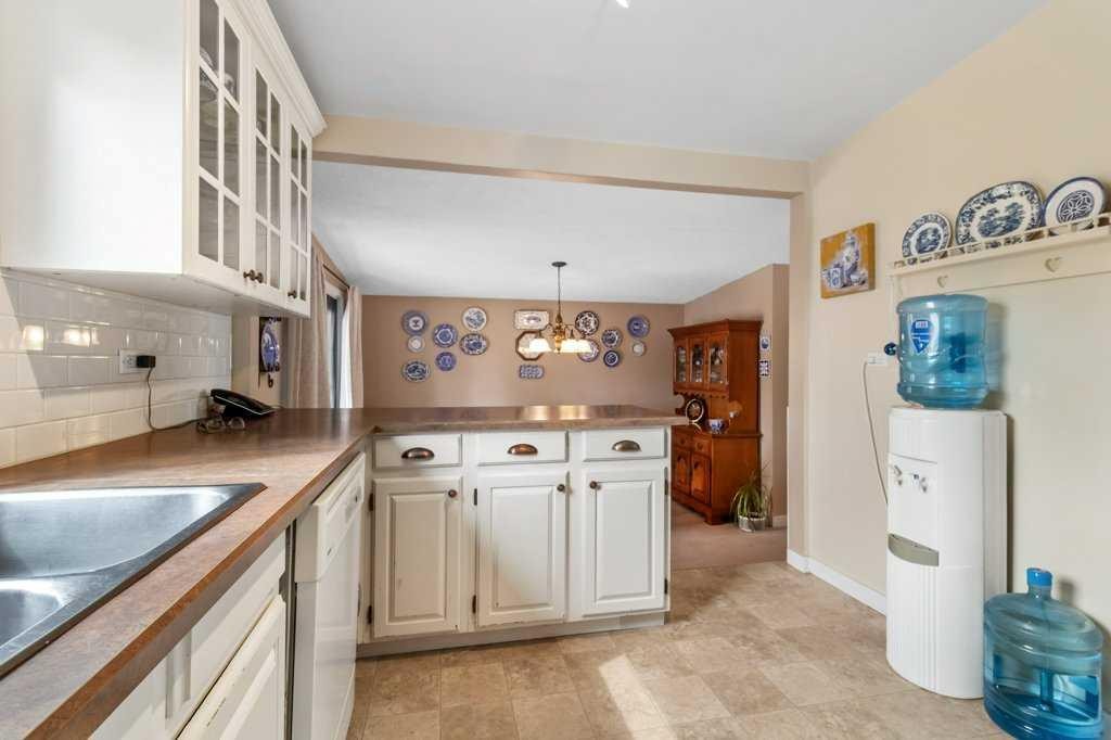 









3948


35A

Avenue,
Red Deer,




AB
T4N 2S5

