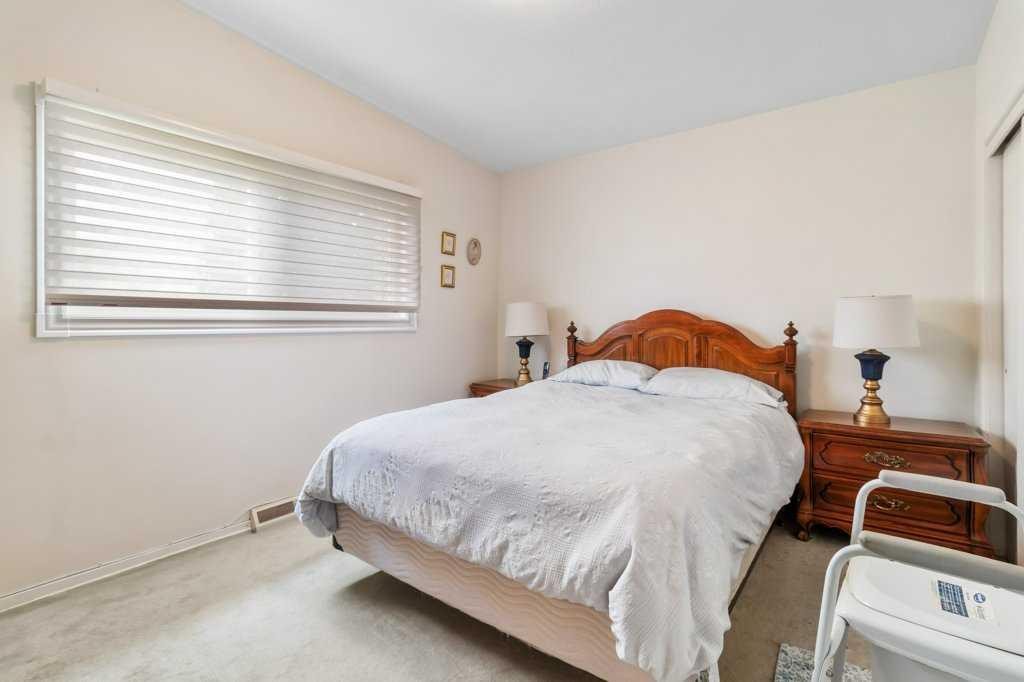 









3948


35A

Avenue,
Red Deer,




AB
T4N 2S5

