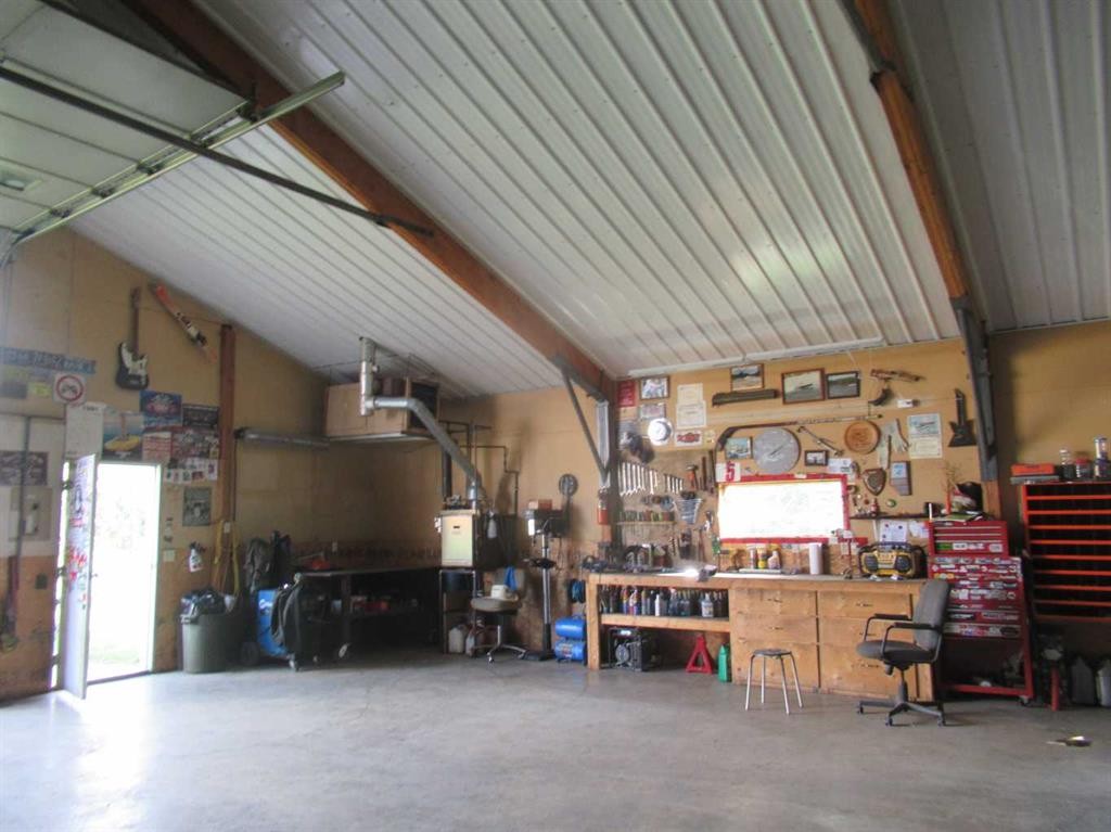 









2230


Rainy Creek Road

,
Rural Lacombe County,




AB
T0C 0J0

