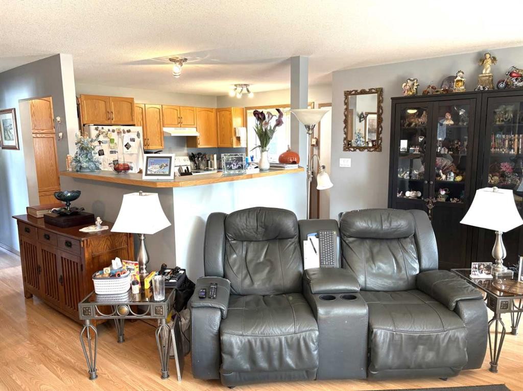 









5007


46

Avenue,
Forestburg,




AB
T0B 1N0

