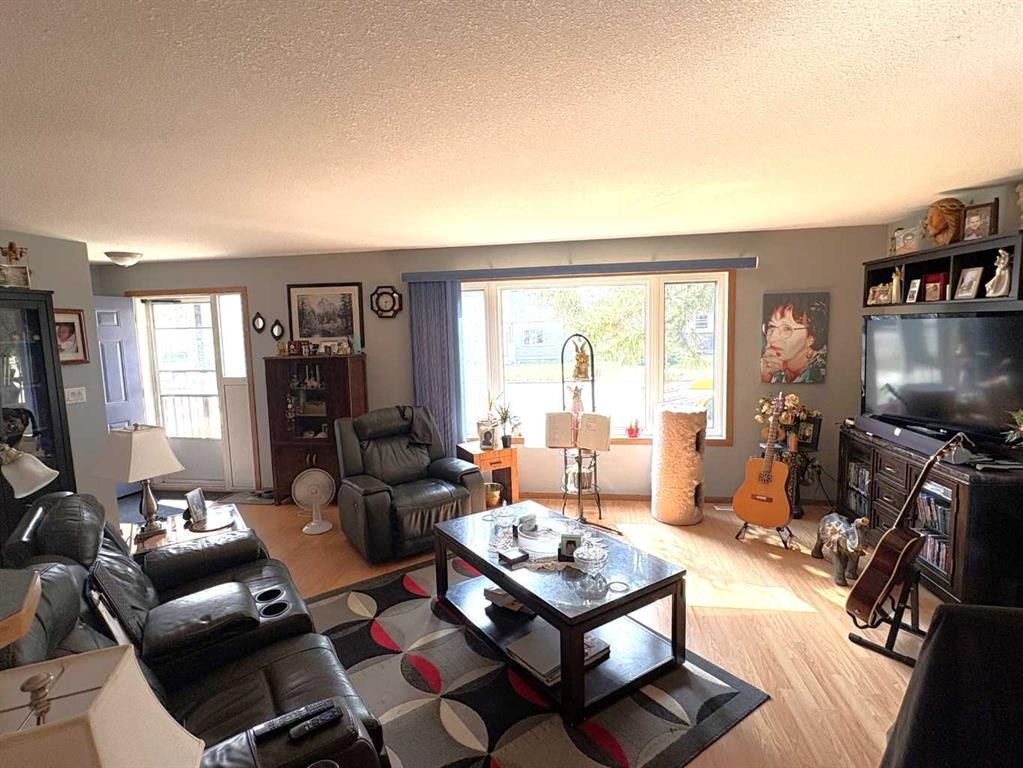 









5007


46

Avenue,
Forestburg,




AB
T0B 1N0

