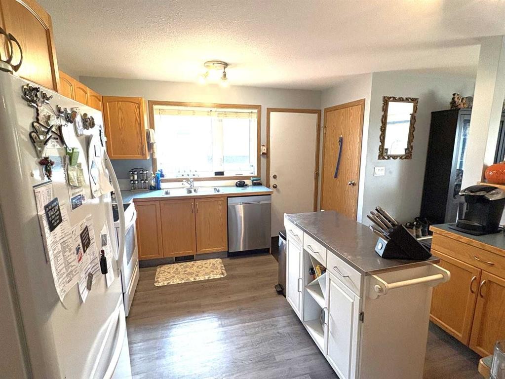 









5007


46

Avenue,
Forestburg,




AB
T0B 1N0

