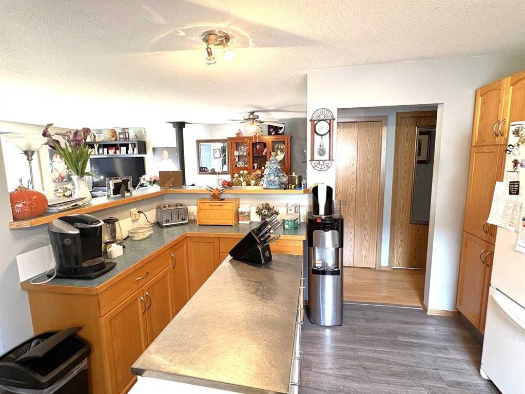 









5007


46

Avenue,
Forestburg,




AB
T0B 1N0

