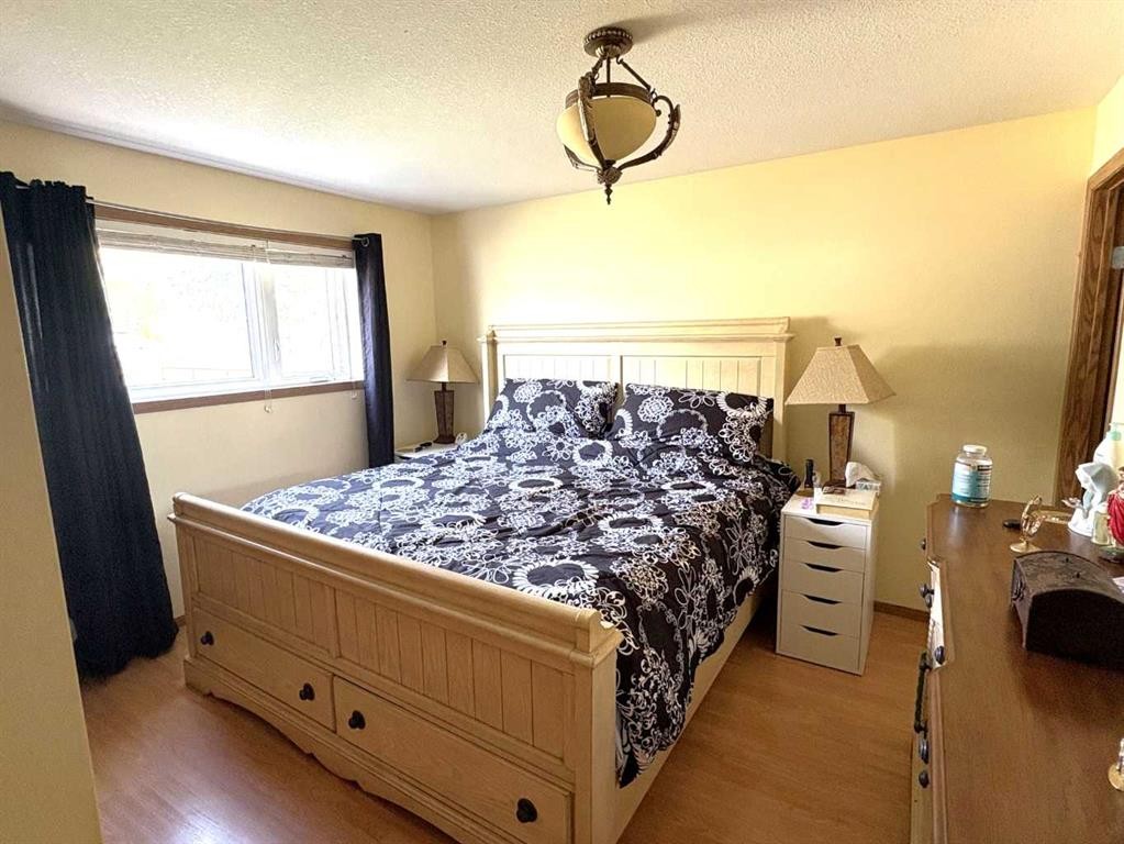 









5007


46

Avenue,
Forestburg,




AB
T0B 1N0

