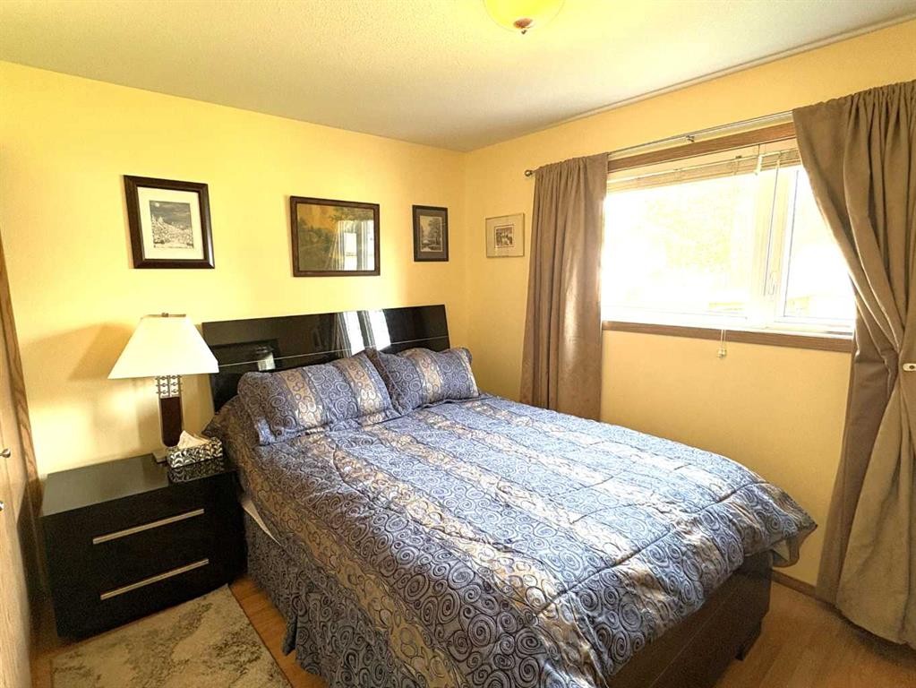 









5007


46

Avenue,
Forestburg,




AB
T0B 1N0

