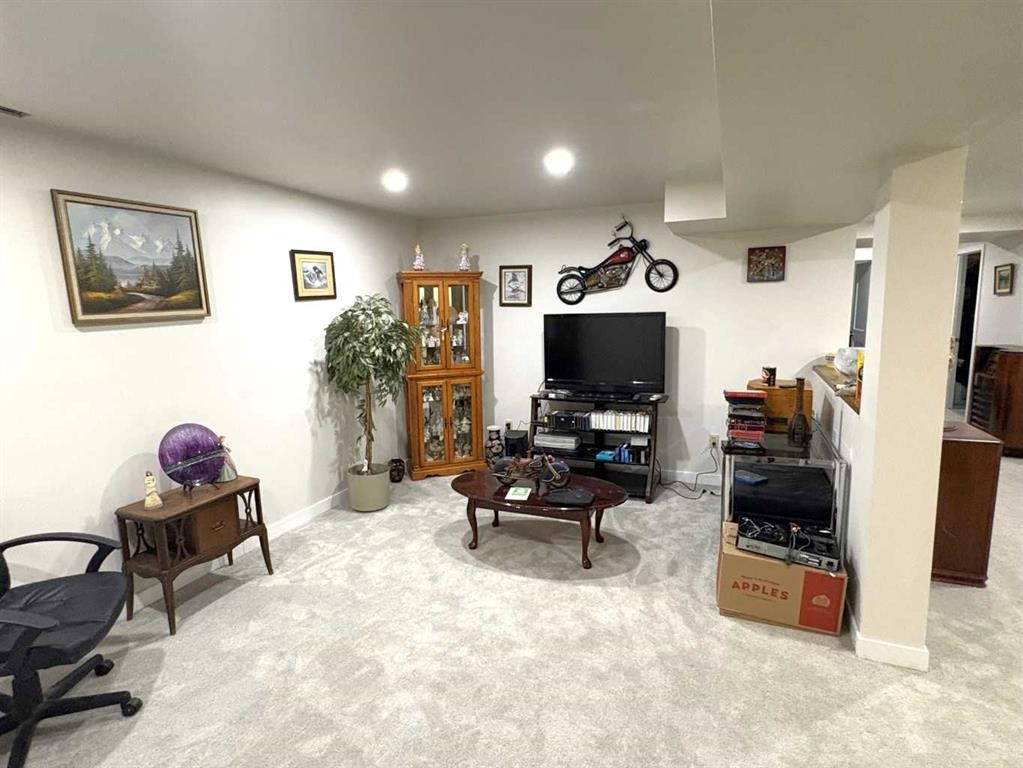 









5007


46

Avenue,
Forestburg,




AB
T0B 1N0

