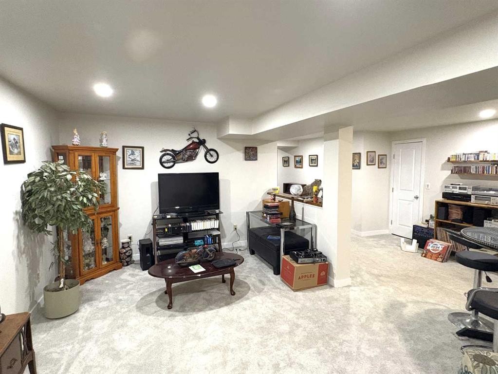 









5007


46

Avenue,
Forestburg,




AB
T0B 1N0

