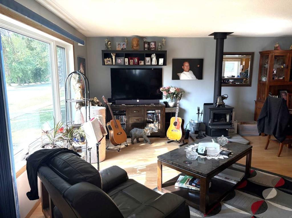 









5007


46

Avenue,
Forestburg,




AB
T0B 1N0

