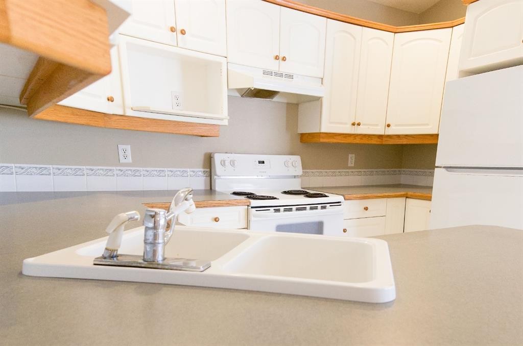 









4605


44

Street,
Sylvan Lake,




AB
T4S 1W7

