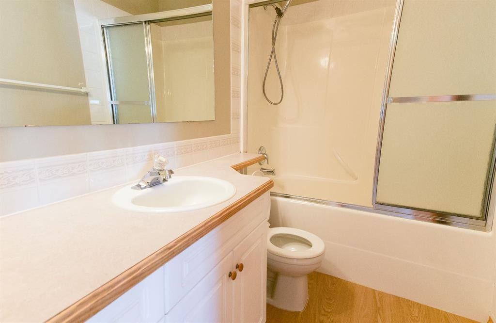 









4605


44

Street,
Sylvan Lake,




AB
T4S 1W7

