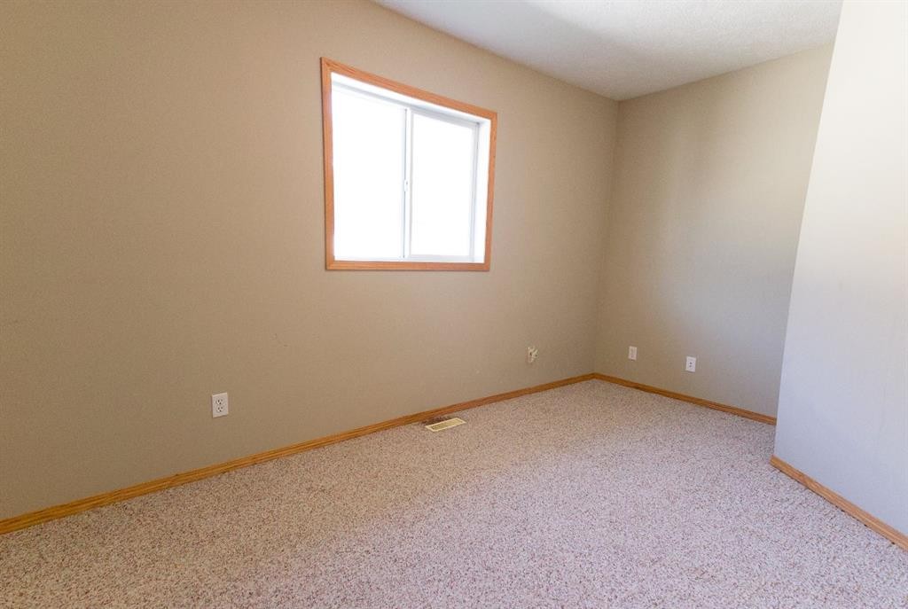 









4605


44

Street,
Sylvan Lake,




AB
T4S 1W7

