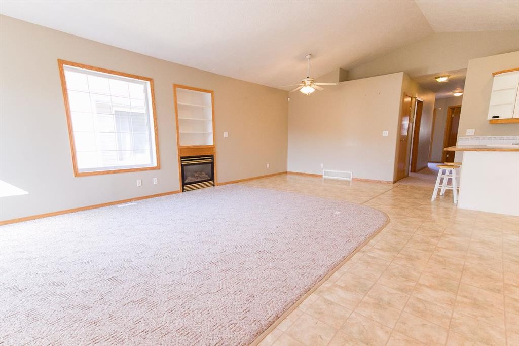









4605


44

Street,
Sylvan Lake,




AB
T4S 1W7

