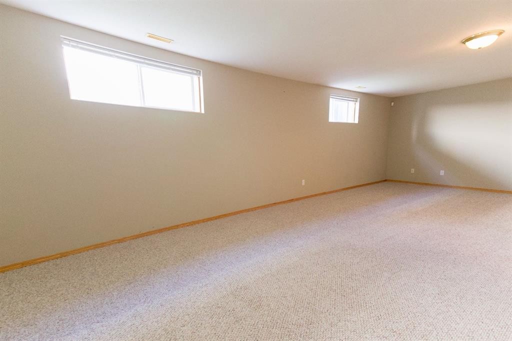 









4605


44

Street,
Sylvan Lake,




AB
T4S 1W7


