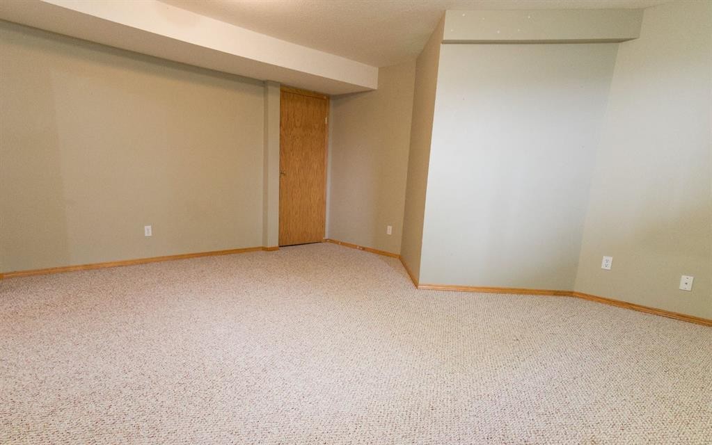 









4605


44

Street,
Sylvan Lake,




AB
T4S 1W7

