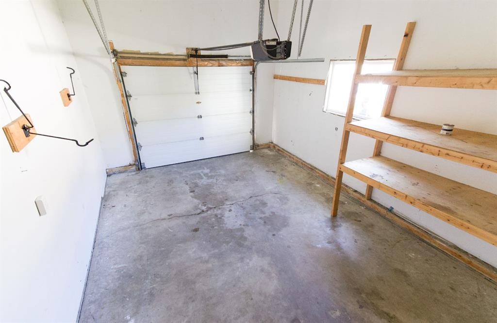









4605


44

Street,
Sylvan Lake,




AB
T4S 1W7

