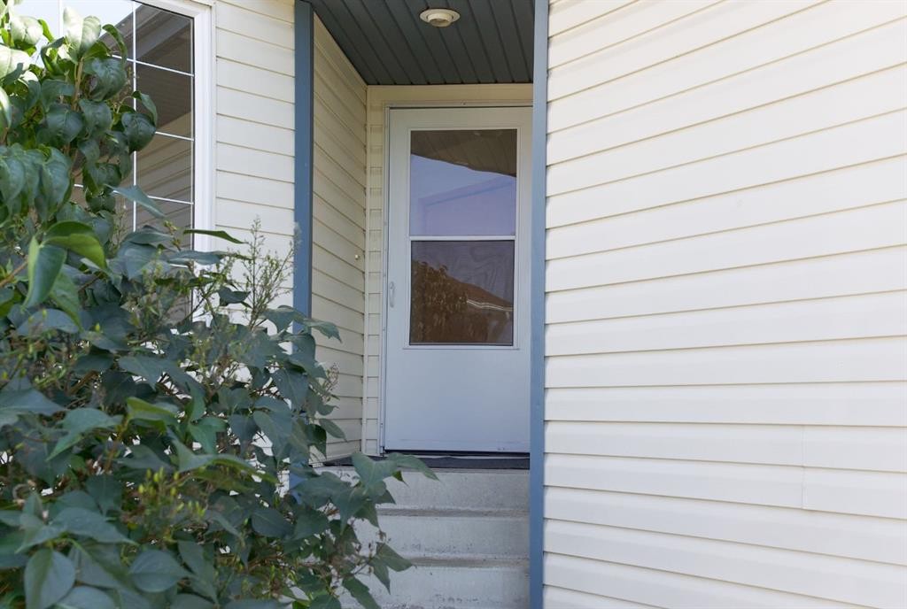 









4605


44

Street,
Sylvan Lake,




AB
T4S 1W7

