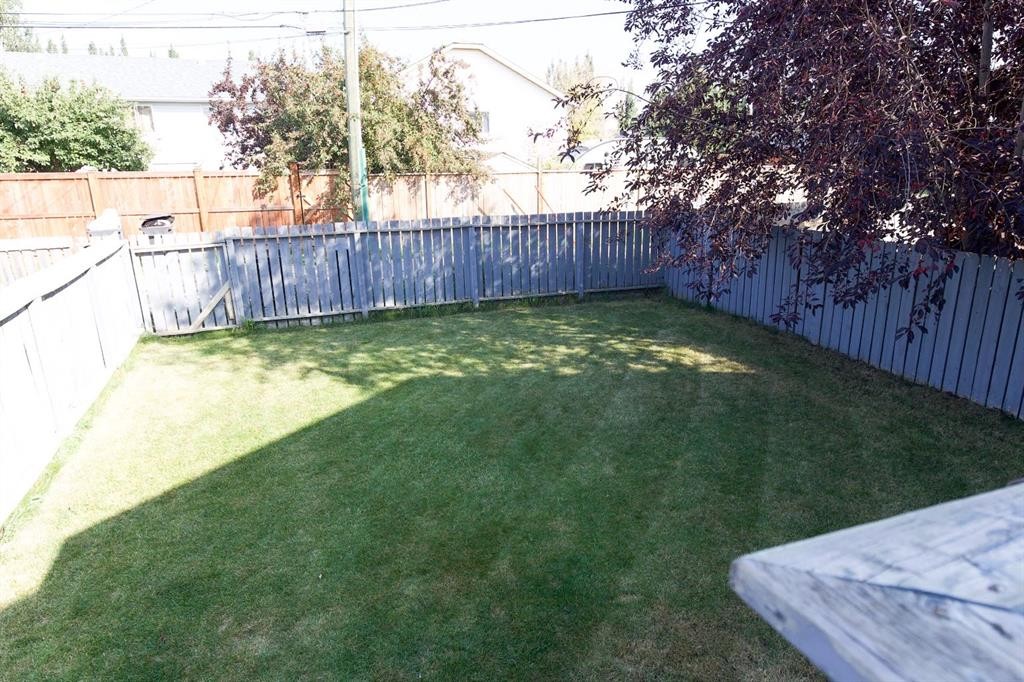 









4605


44

Street,
Sylvan Lake,




AB
T4S 1W7

