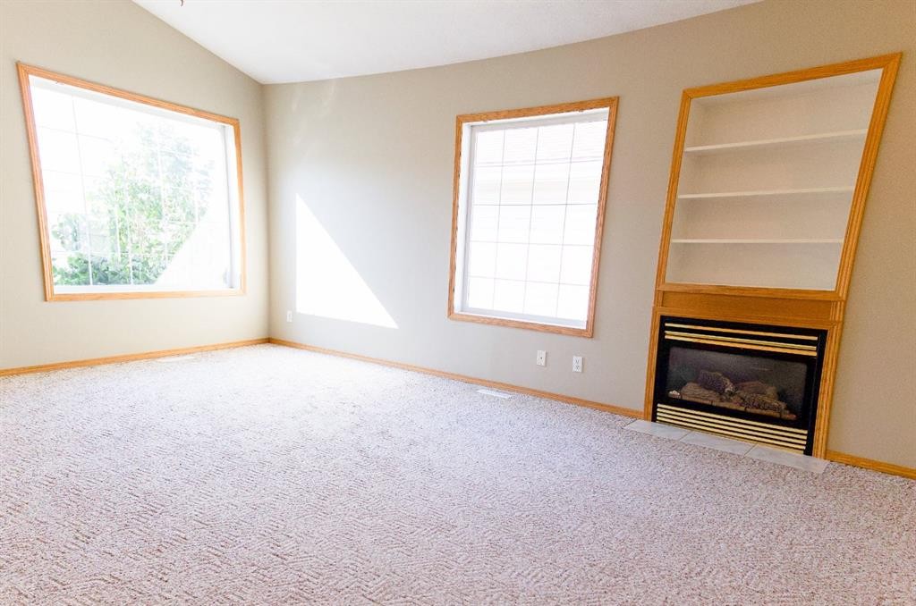 









4605


44

Street,
Sylvan Lake,




AB
T4S 1W7

