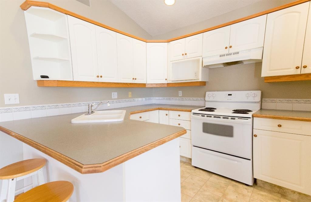 









4605


44

Street,
Sylvan Lake,




AB
T4S 1W7


