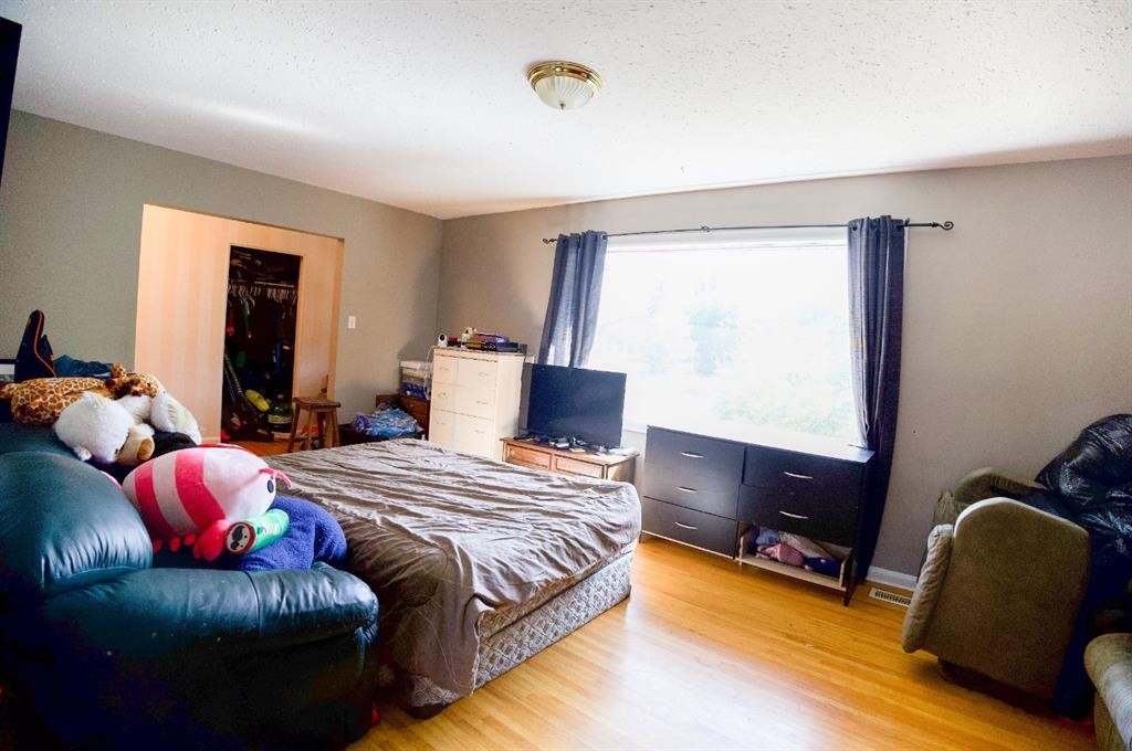 









4122


50

Street,
Red Deer,




AB
T4N 1W7

