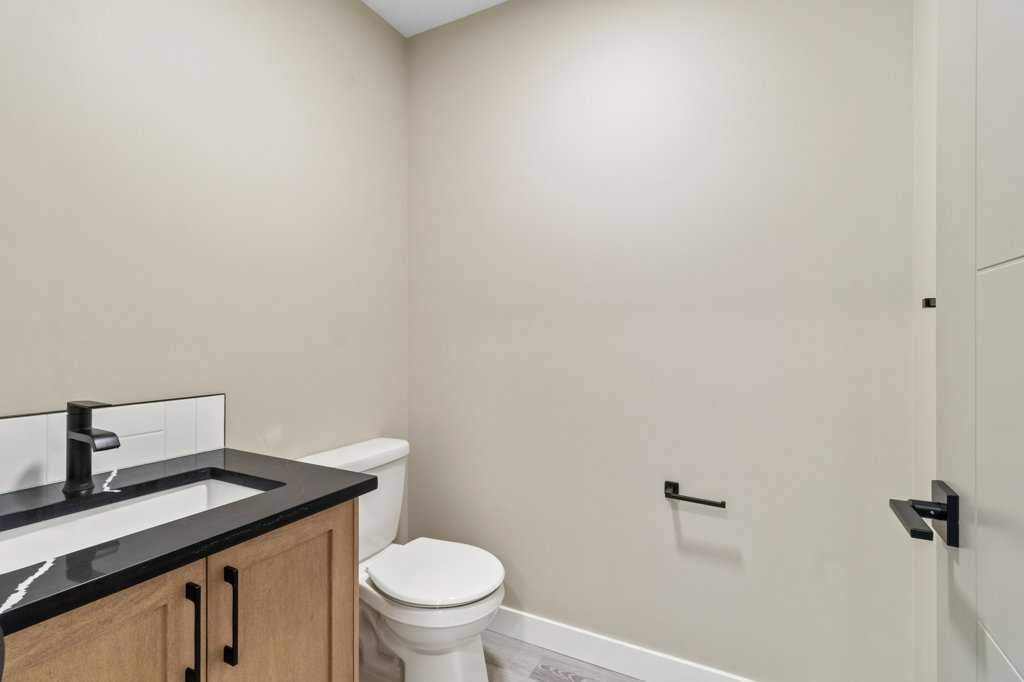 









125


Hampton

Crescent,
Sylvan Lake,




AB
T4S 1S8

