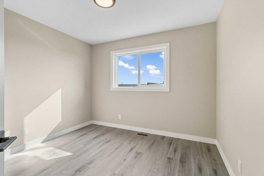 









125


Hampton

Crescent,
Sylvan Lake,




AB
T4S 1S8

