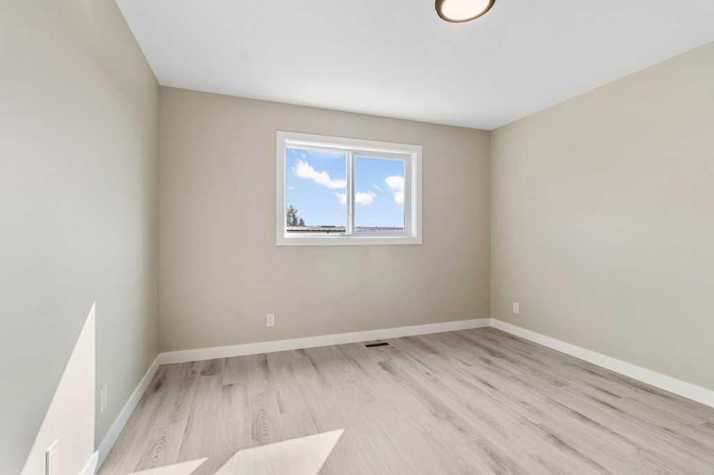 









125


Hampton

Crescent,
Sylvan Lake,




AB
T4S 1S8


