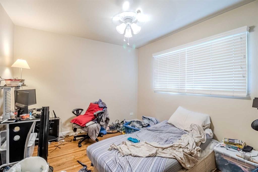 









5337


44

Avenue,
Red Deer,




AB
T4N 3J1

