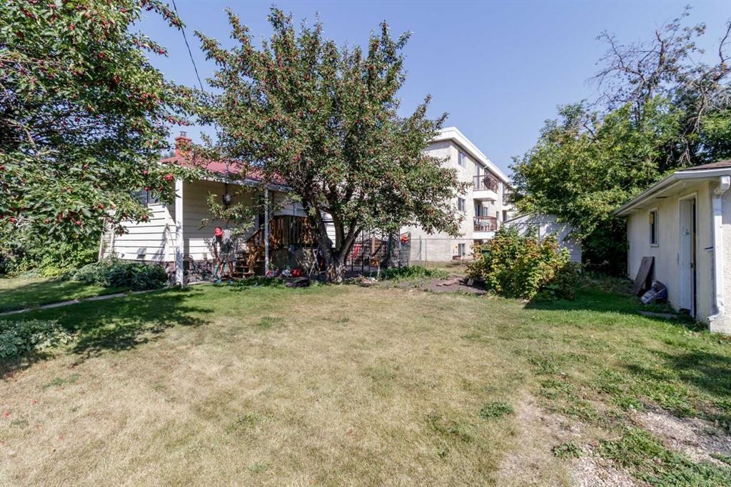 









5337


44

Avenue,
Red Deer,




AB
T4N 3J1

