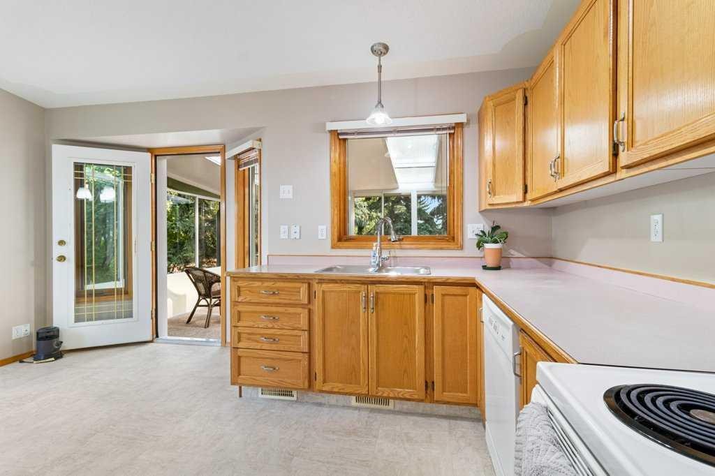 









9


Dunn

Close,
Red Deer,




AB
T4R 2M6


