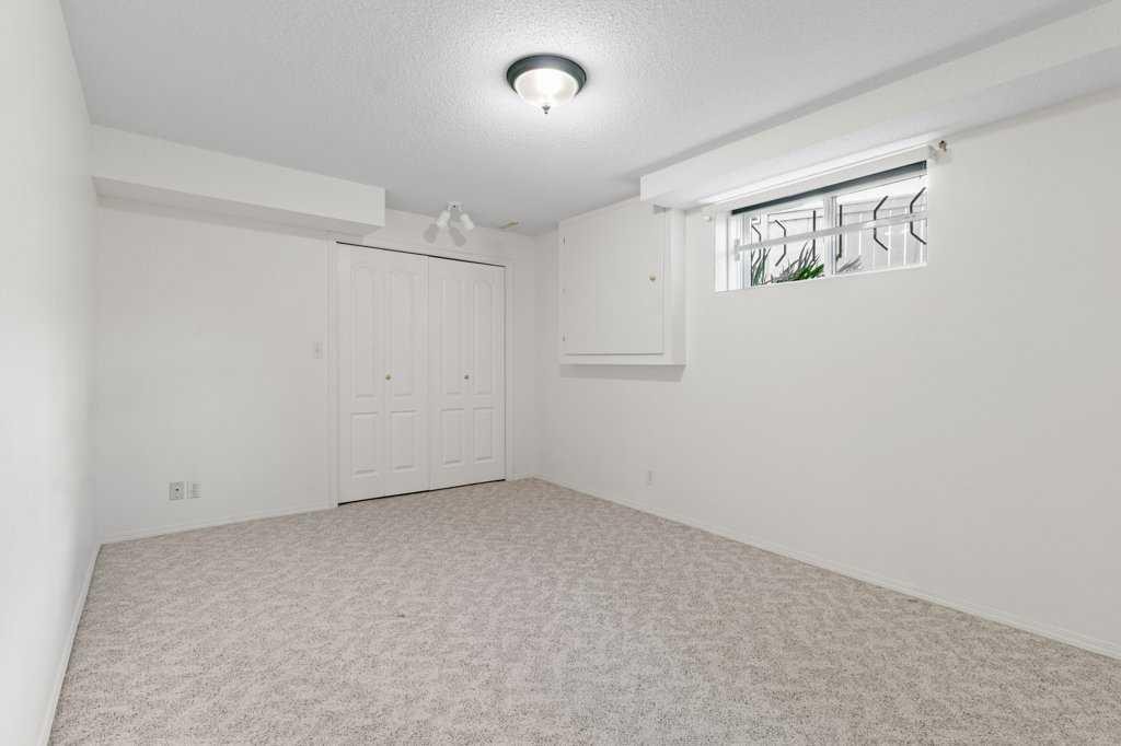 









9


Dunn

Close,
Red Deer,




AB
T4R 2M6

