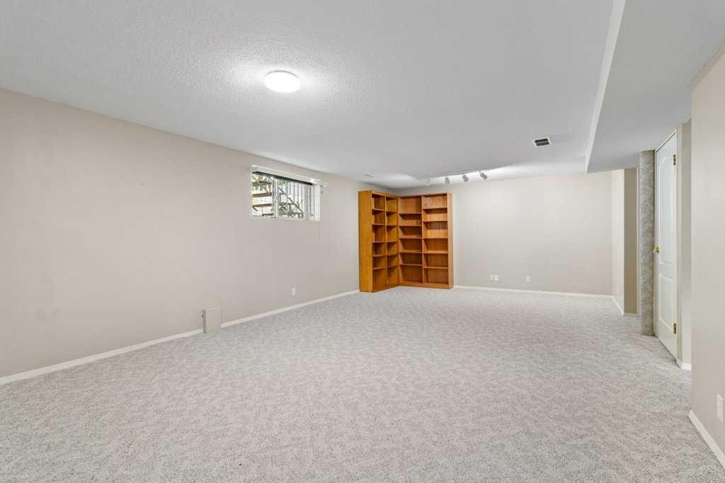 









9


Dunn

Close,
Red Deer,




AB
T4R 2M6

