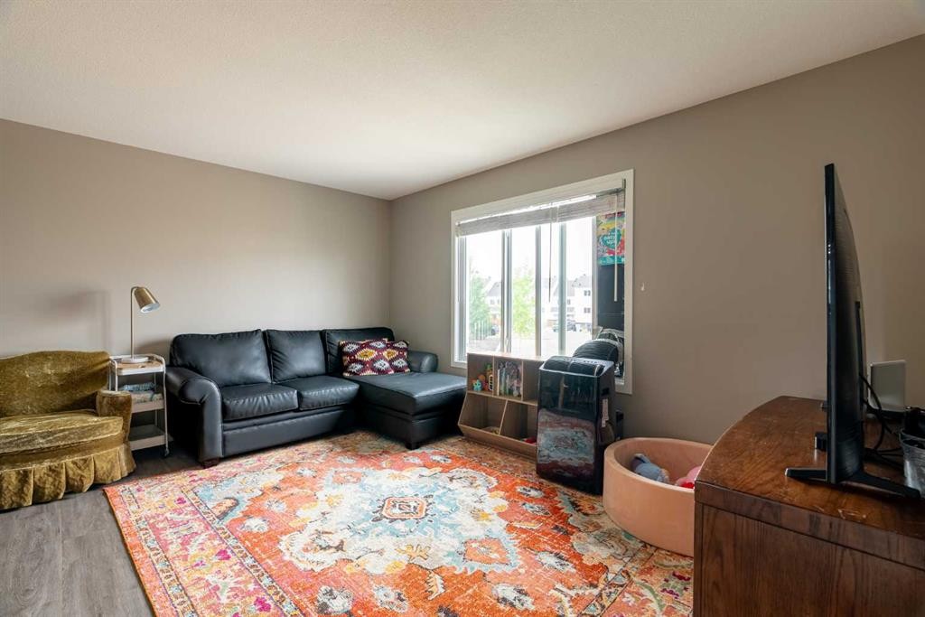 









711


Beacon Hill Drive

Drive, 14,
Fort McMurray,




AB
T9H3R5

