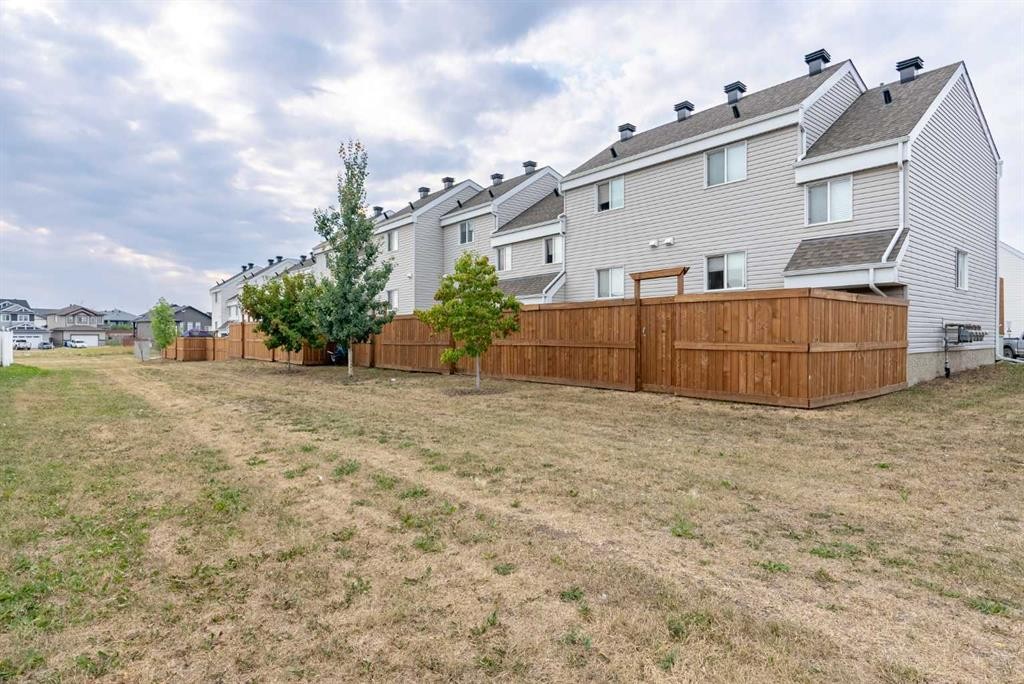 









711


Beacon Hill Drive

Drive, 14,
Fort McMurray,




AB
T9H3R5

