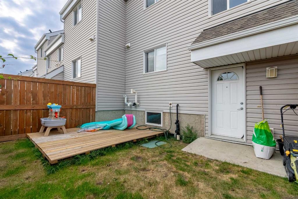 









711


Beacon Hill Drive

Drive, 14,
Fort McMurray,




AB
T9H3R5


