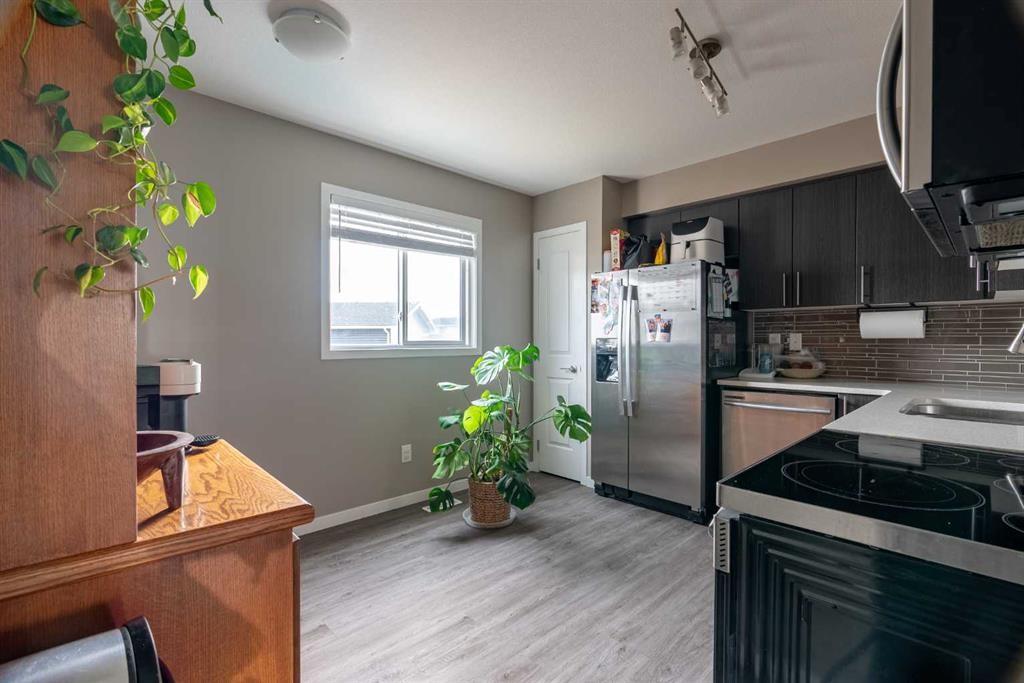 









711


Beacon Hill Drive

Drive, 14,
Fort McMurray,




AB
T9H3R5

