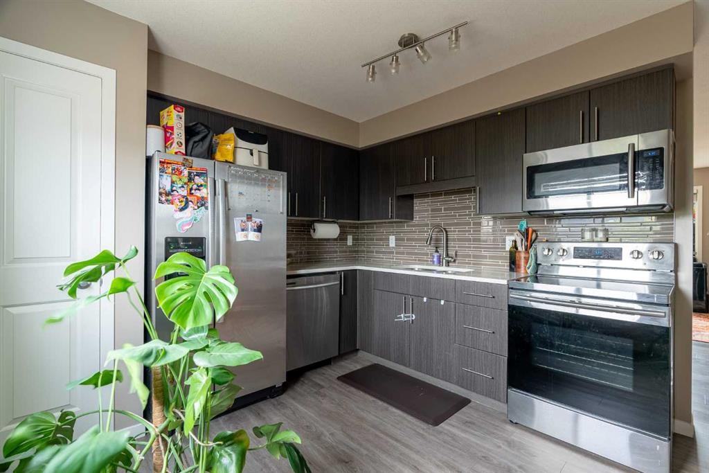 









711


Beacon Hill Drive

Drive, 14,
Fort McMurray,




AB
T9H3R5

