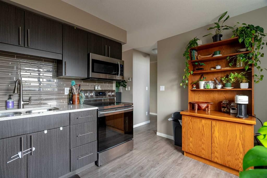 









711


Beacon Hill Drive

Drive, 14,
Fort McMurray,




AB
T9H3R5

