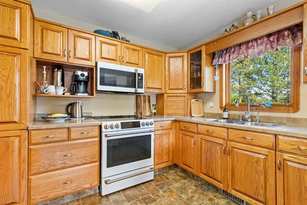 









26540


Highway 11

, 76,
Rural Red Deer County,




AB
T4E 1A3

