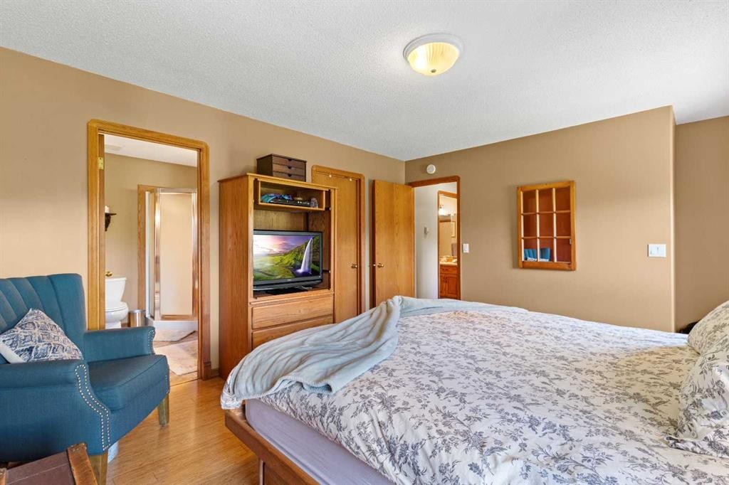 









26540


Highway 11

, 76,
Rural Red Deer County,




AB
T4E 1A3

