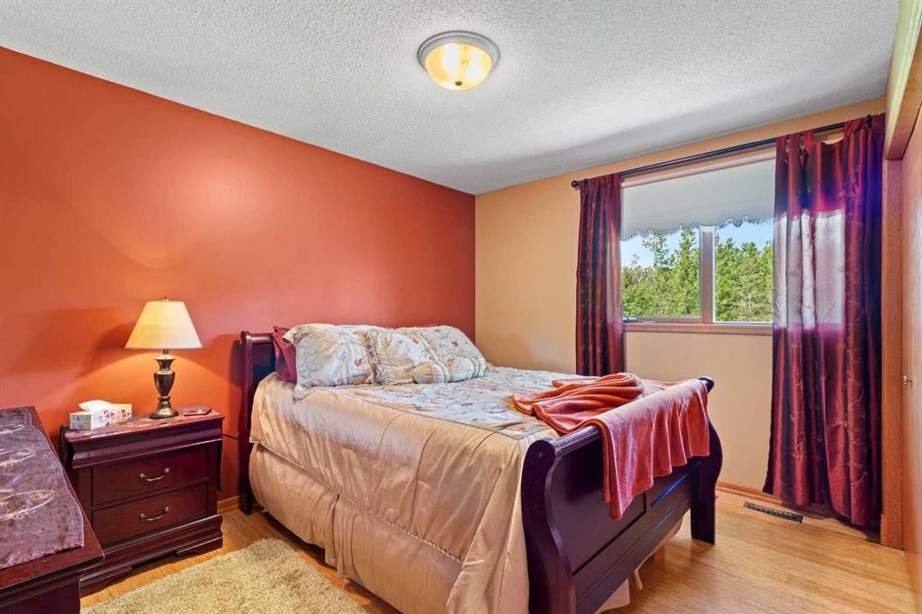 









26540


Highway 11

, 76,
Rural Red Deer County,




AB
T4E 1A3

