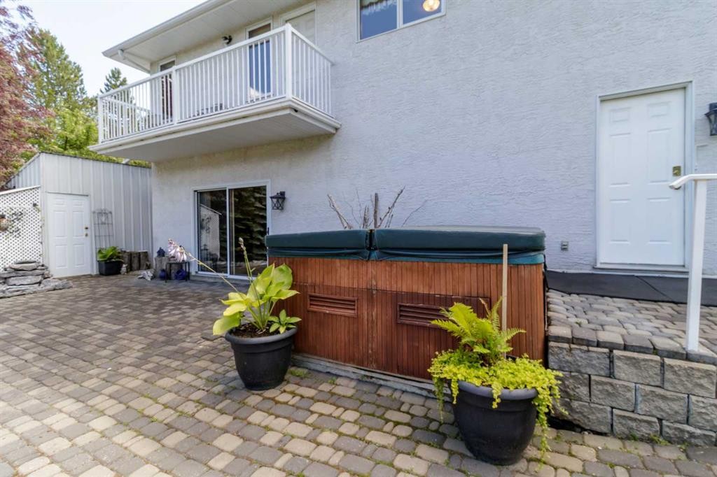 









26540


Highway 11

, 76,
Rural Red Deer County,




AB
T4E 1A3

