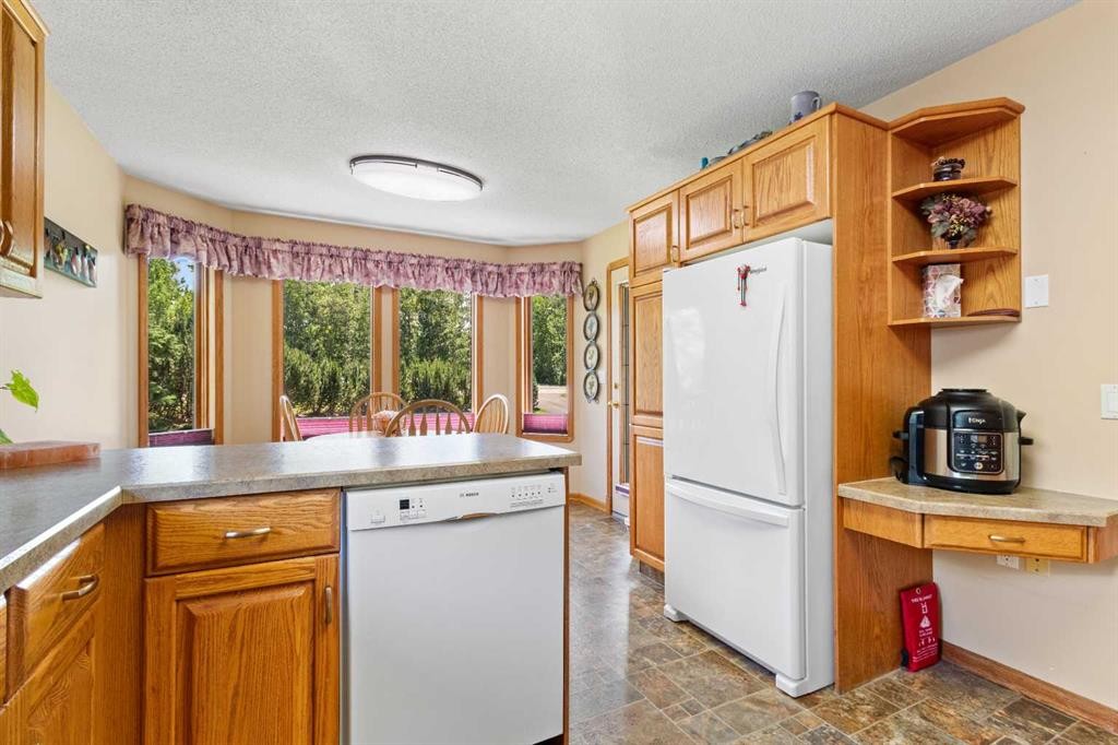 









26540


Highway 11

, 76,
Rural Red Deer County,




AB
T4E 1A3

