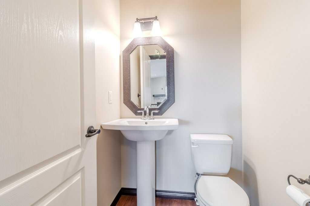 









3


Vista

Close,
Red Deer,




AB
T4R 0N8

